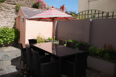 Patio, BBQ facilities, Garden