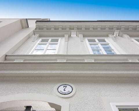 EST Residence Schönbrunn - Apartments Condo in Vienna
