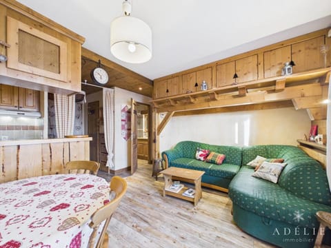 Charmant 3P Centre Station avec Parking et TV - FR-1-398-559 Apartment in Montvalezan