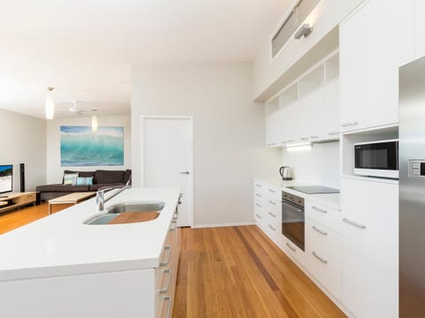 7 Roseby Court House in Point Lookout
