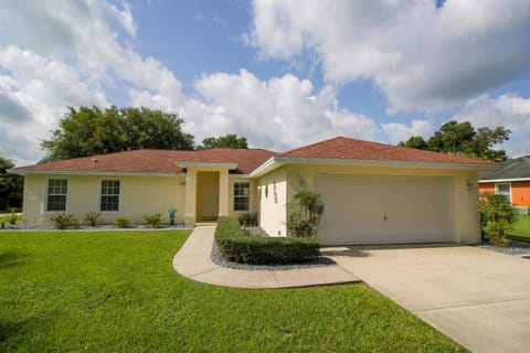 Family vacations - 3bed poolhome House in Hernando