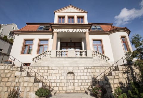 Villa Prato Alojamiento y desayuno in Brasov
