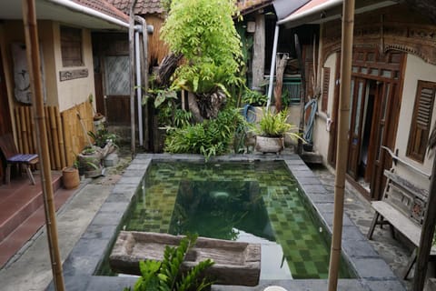 TwoSpaces Living at Wave And Chill House, Canggu Bed and Breakfast in North Kuta