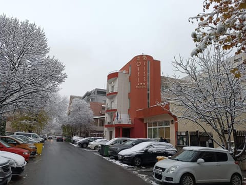 Property building, Facade/entrance, Entertainment