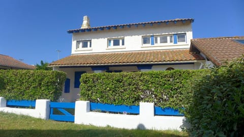Réf 227 Seignosse , à proximité immédiate de la plage des Bourdaines , villa patio classée 3 étoiles , 6 personnes Villa in Seignosse