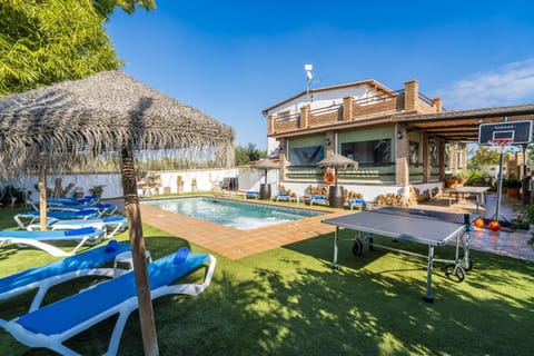 Property building, Facade/entrance, Off site