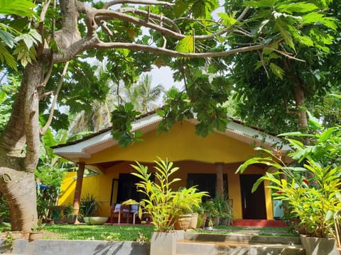 Facade/entrance, Garden, Balcony/Terrace