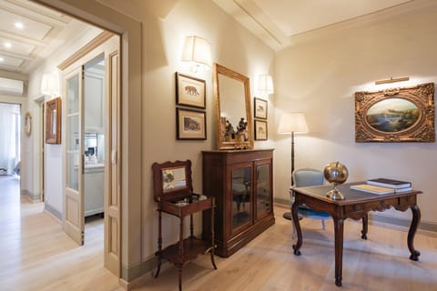 Decorative detail, Seating area