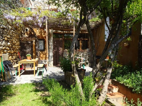 Les Magranes Bed & Breakfast Bed and Breakfast in Garrotxa