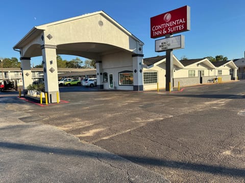 Continental Inn and Suites Motel in Nacogdoches