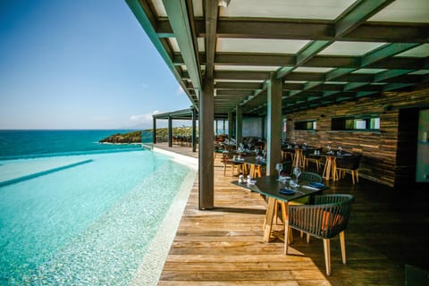 Restaurant/places to eat, Balcony/Terrace, Swimming pool