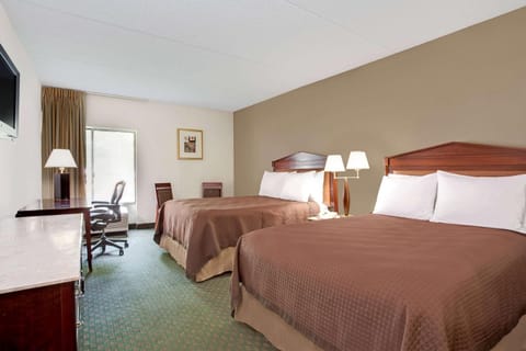 Days Inn by Wyndham Newport News City Center Oyster Point Hotel in Newport News