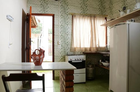 Coffee/tea facilities, Kitchen or kitchenette, Dining area
