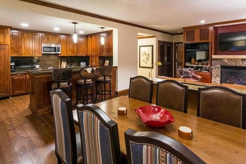 Aspen CO Ritz-Carlton 2 Bedroom Residence Club Condo, 5-Star, Ski-in Ski-out Apartamento in Aspen