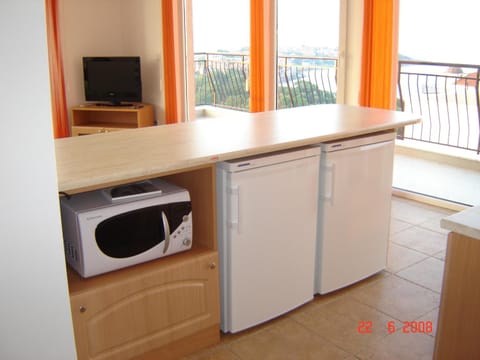 Kitchen or kitchenette, Sea view