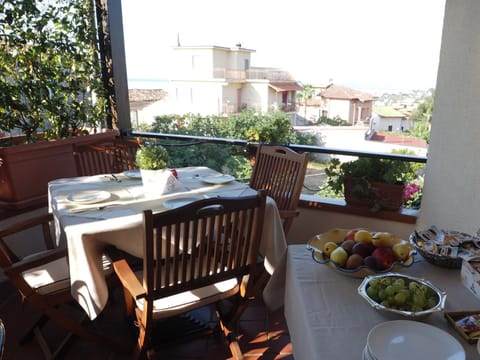 Balcony/Terrace, Balcony/Terrace, Food and drinks, Food and drinks, Sea view, Breakfast, Buffet breakfast, Italian breakfast