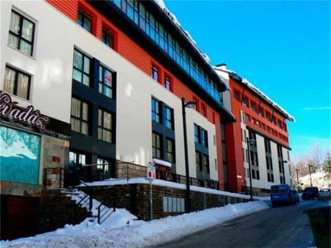 Property building, Facade/entrance, Winter