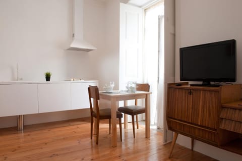 TV and multimedia, Kitchen or kitchenette, Dining area