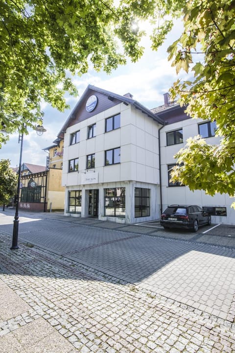 Property building, Street view