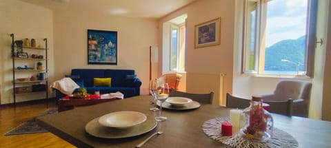 Dining area, Lake view, Mountain view