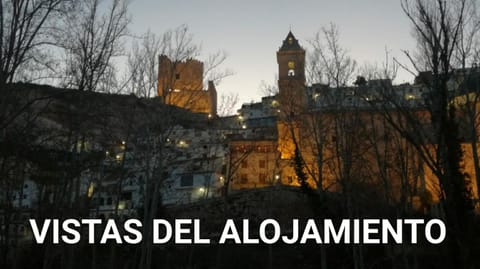 Apartamentos Los Robles Condominio in Alcalá del Júcar