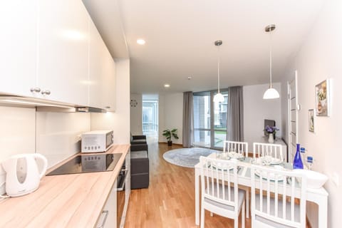 Food and drinks, Photo of the whole room, Dining area