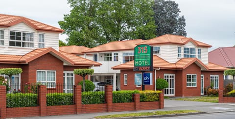 Property building, Day, Neighbourhood, Street view