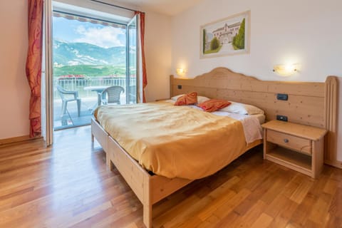 Bed, Photo of the whole room, Bedroom, Mountain view