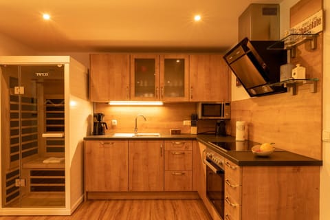 Coffee/tea facilities, Kitchen or kitchenette, Spa and wellness centre/facilities, dishwasher, minibar, stove