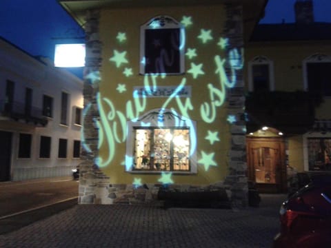 Facade/entrance, Night