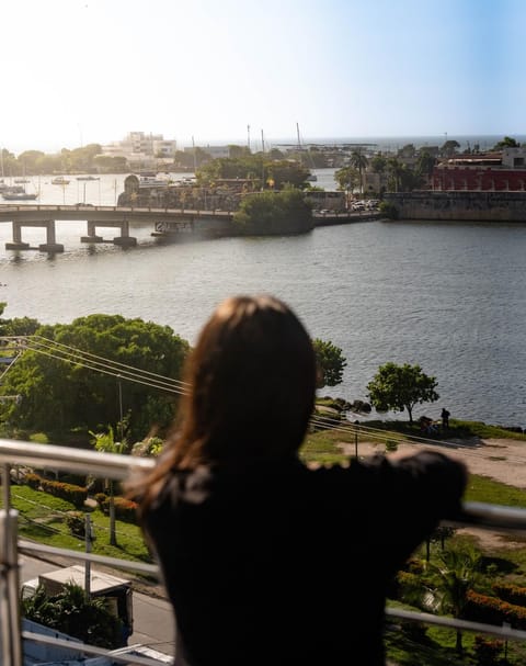 Nearby landmark, Day, Natural landscape, View (from property/room), Balcony/Terrace, City view, Lake view