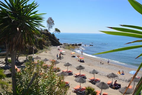 Nearby landmark, Natural landscape, Beach, Sea view, sunbed