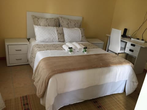 Rehoboth Family Guest House Bed and Breakfast in Port Elizabeth