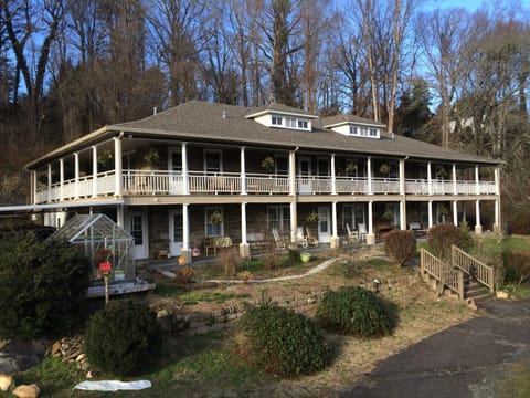 Calhoun House Inn & Suites Bed and Breakfast in Bryson City