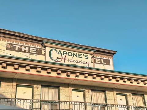 Capone's Hideaway Motel Motel in Moose Jaw