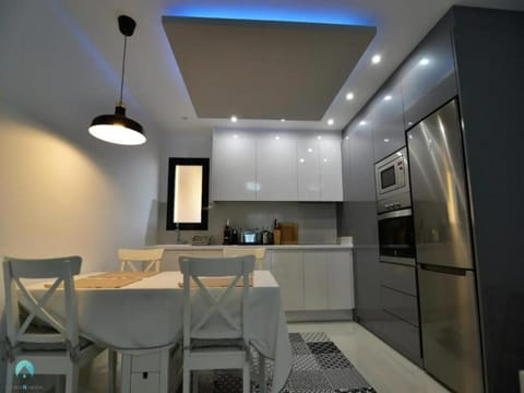 Kitchen or kitchenette, Dining area, microwave, oven, kitchen