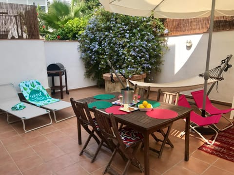 BBQ facilities, Garden, Balcony/Terrace