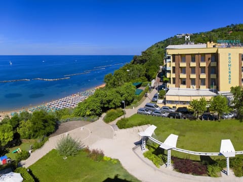 Property building, Natural landscape, Bird's eye view, Beach, Sea view