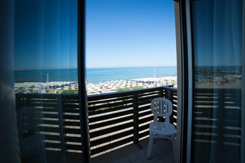 View (from property/room), Balcony/Terrace, Sea view