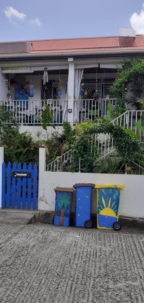 Facade/entrance, Decorative detail