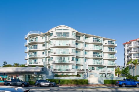 Property building, Day, Street view, Location