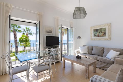 Apartamento con encanto en primera linea de playa Apartment in Malaga