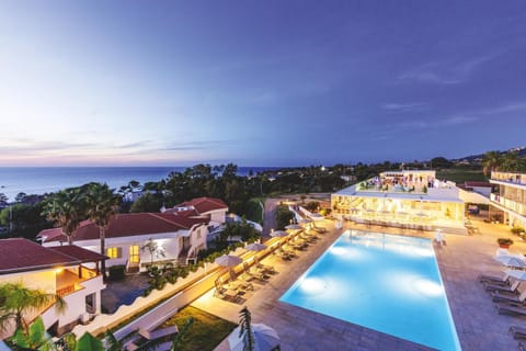 Property building, Pool view, Swimming pool