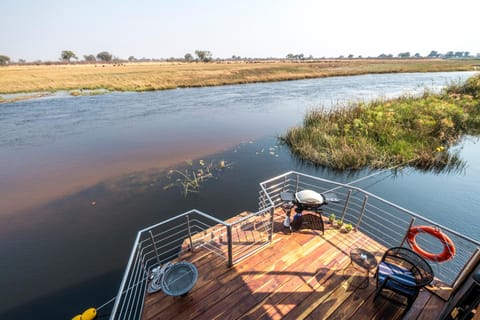 The Namushasha River Villa Barco atracado in Zambia