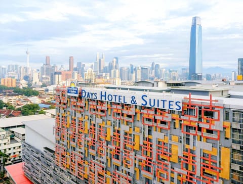 Days Hotel & Suites by Wyndham Fraser Business Park KL Hotel in Kuala Lumpur City