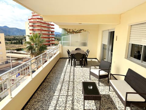 View (from property/room), Balcony/Terrace, City view, Mountain view