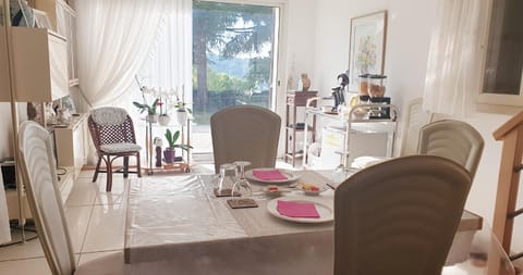 Suite indépendante de 66m2 tout confort et calme Haus in Villefranche-de-Rouergue