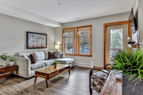 Fenwick Vacation Rentals Suites with Pool & Hot tubs Appartement-Hotel in Canmore