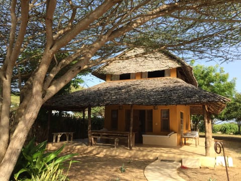 Mangrove House Alojamiento y desayuno in Kenya