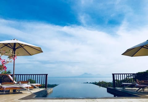 City view, Pool view, Sea view, Swimming pool, Swimming pool